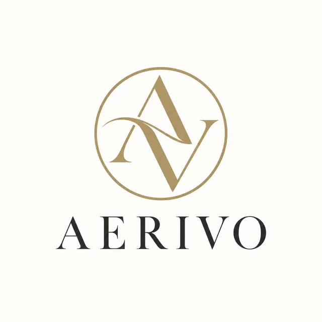 Logotipo AERIVO premium: monograma dorado champagne con letras A y V entrelazadas dentro de un círculo fino, palabra AERIVO en serif color carbón sobre fondo marfil.